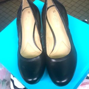 Naturalizer black ladies slippers size 6